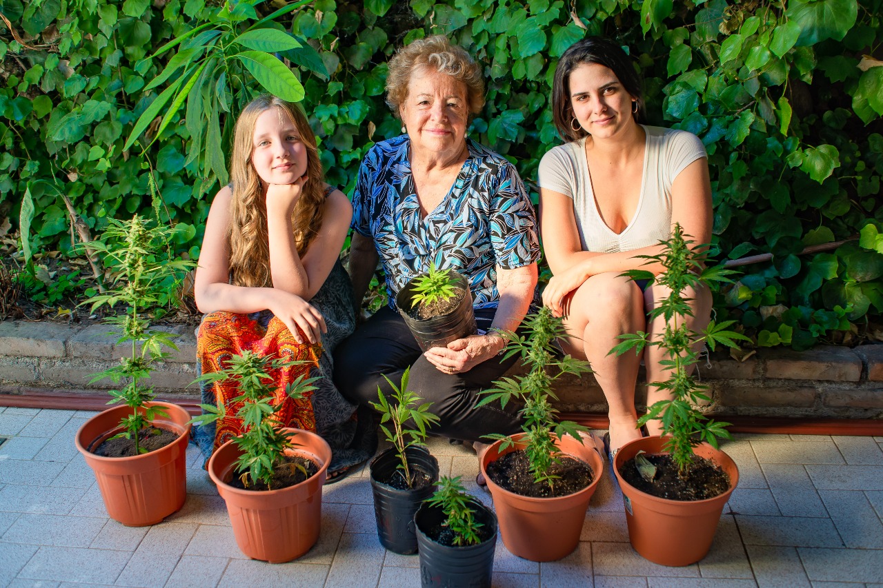 mujeres cannabicas